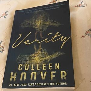 Verity by Colleen Hoover Paperback